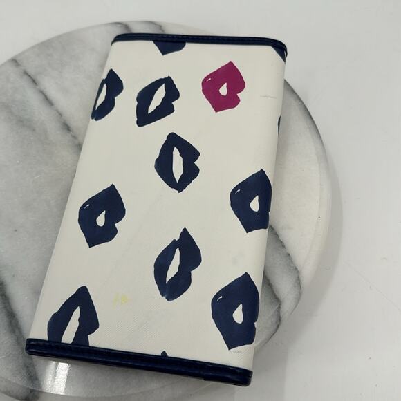 Hudson+Bleeker lipstick trifold makeup bag - Picture 3 of 6